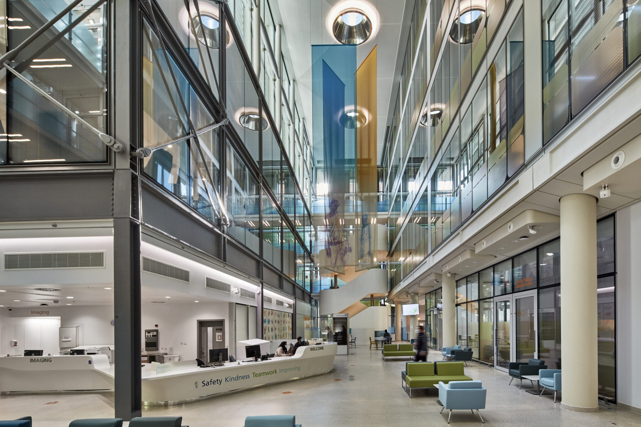 Modern hospital atrium reception area | Worldwide medical services UK